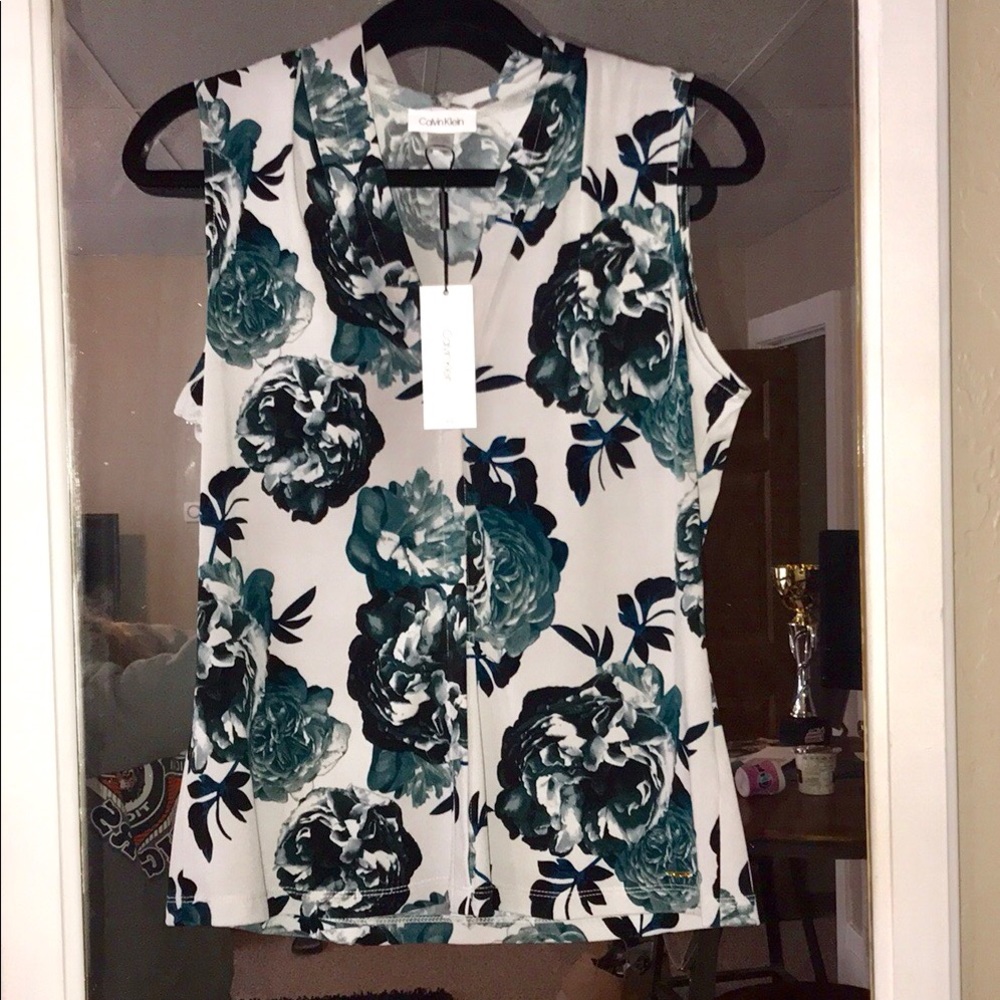 🆕 CALVIN KLEIN WOMEN’S V-NECK FLORAL TOP